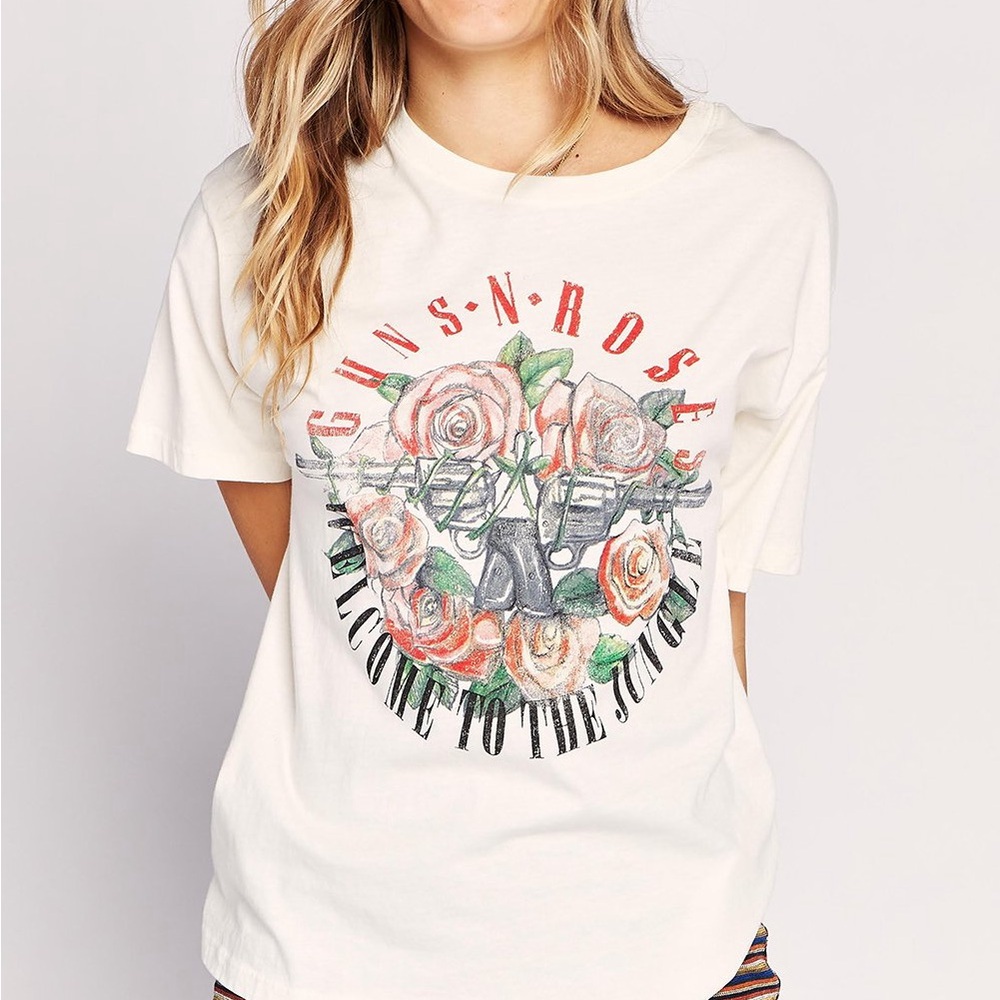 Daydreamer Cream Guns N Roses Band Tee with Pink Roses and Green Leaves - Picture 6 of 6
